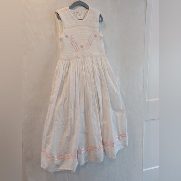 STRASBURG Girls Elegant Smocked Embroidered White Sleeveless Dress Size 10 - Picture 10 of 11
